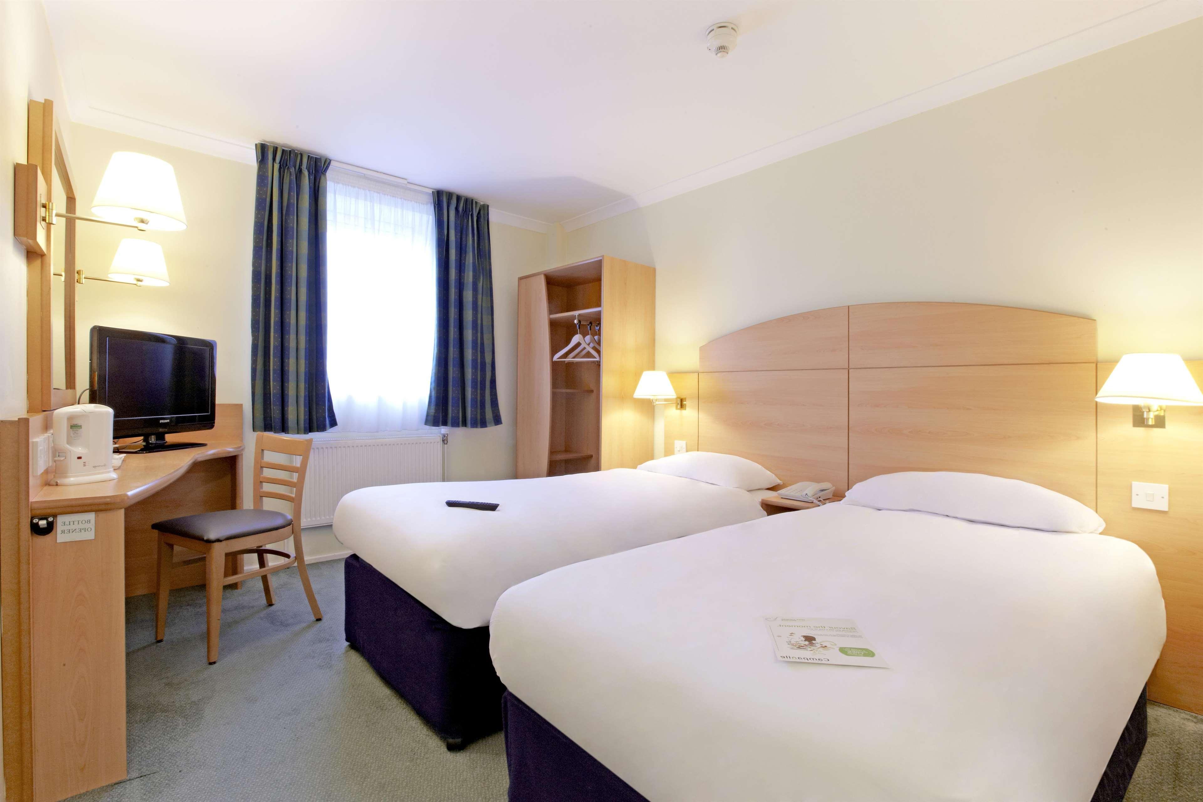 Campanile Hotel Лестер Экстерьер фото