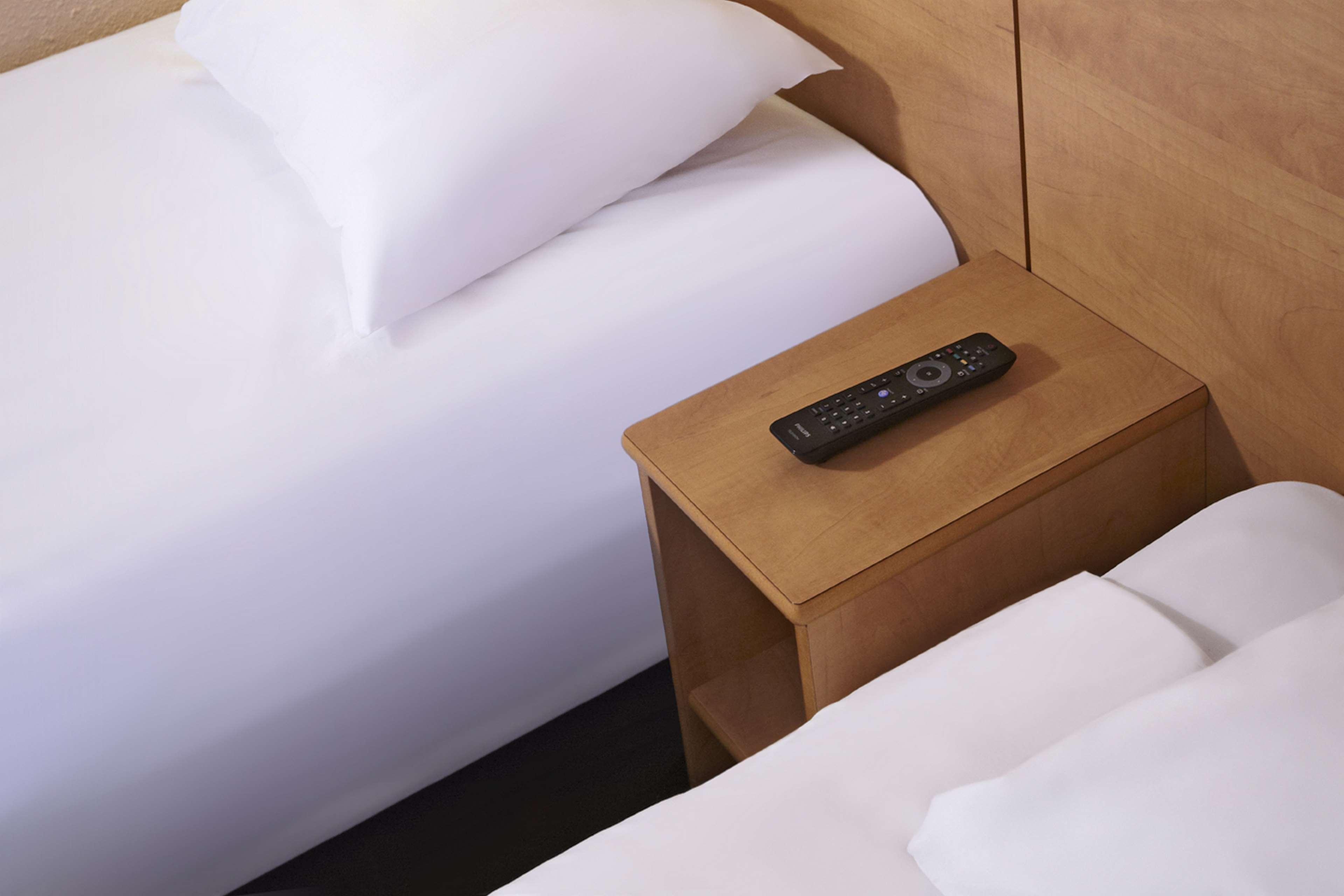 Campanile Hotel Лестер Экстерьер фото